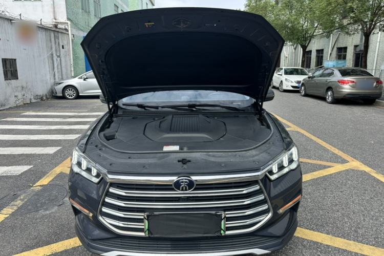 Used BYD Song Pro New Energy 2019 DM 1.5T Four-Wheel Drive Performance Edition Deluxe Model Engine Bay