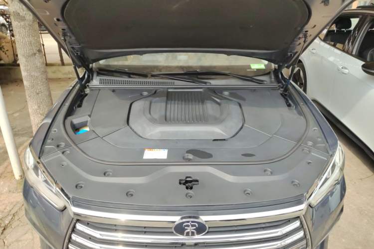 Used BYD Song Pro New Energy 2019 DM 1.5T Four-Wheel Drive Performance Edition Deluxe Model Engine Bay
