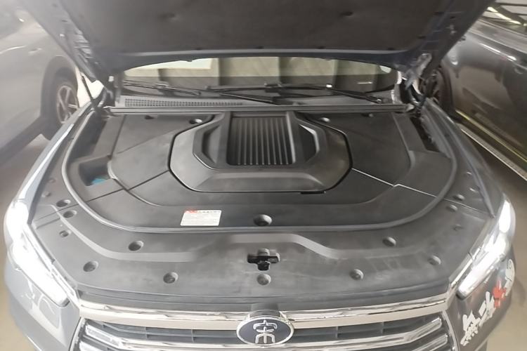 Used BYD Song Pro New Energy 2019 DM 1.5T Four-Wheel Drive Performance Edition Comfort Model Engine Bay