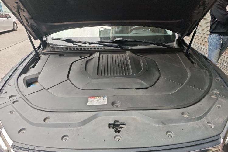 Used BYD Song Pro New Energy 2019 DM 1.5T Four-Wheel Drive Performance Edition Deluxe Model Engine Bay