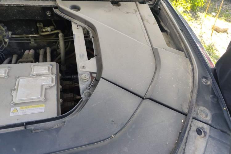 Used BYD Song Pro New Energy 2019 EV High-Power Long-Range Flagship Model Engine Bay Left