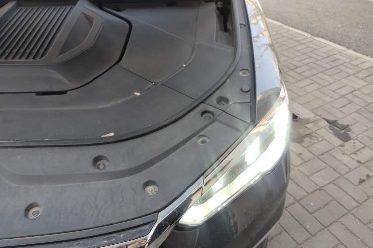 Used BYD Song Pro New Energy 2019 EV High-Power Long-Range Flagship Model Engine Bay Left