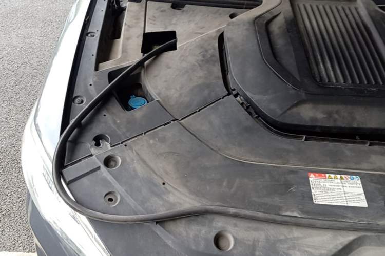 Used BYD Song Pro New Energy 2019 DM 1.5T Four-Wheel Drive Performance Edition Deluxe Model Engine Bay Right