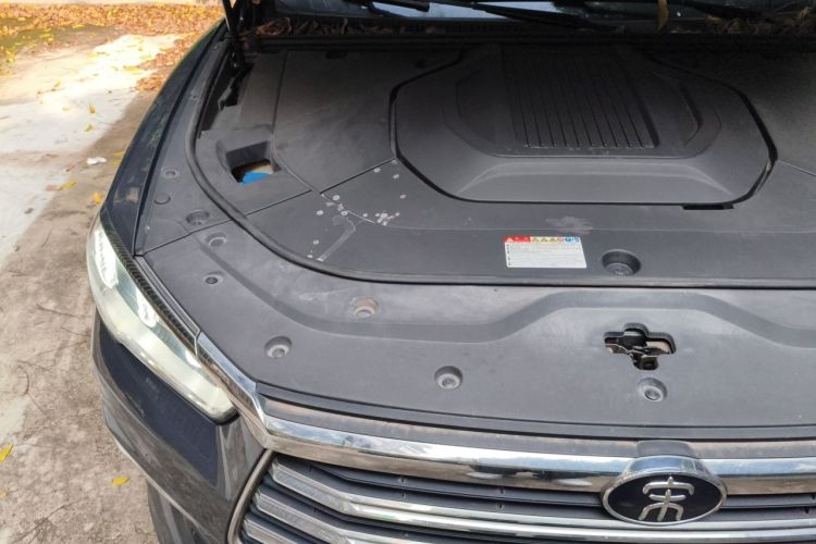 Used BYD Song Pro New Energy 2019 DM 1.5T Four-Wheel Drive Performance Edition Flagship Model Engine Bay Right