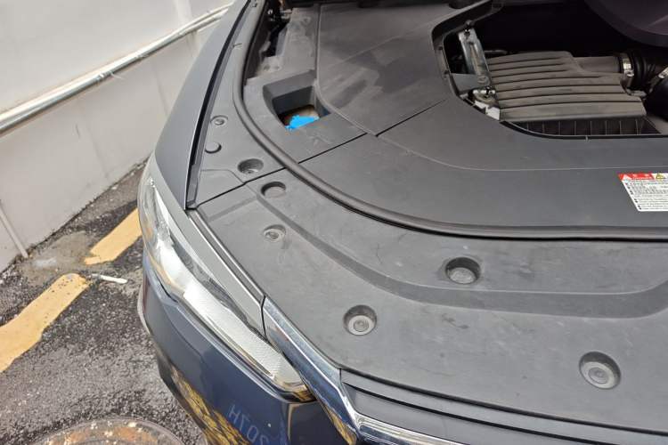 Used BYD Song Pro New Energy 2019 DM 1.5T Four-Wheel Drive Performance Edition Flagship Model Engine Bay Right