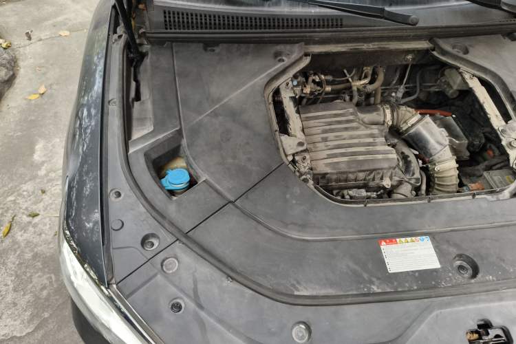 Used BYD Song Pro New Energy 2019 DM 1.5T Four-Wheel Drive Performance Edition Deluxe Model Engine Bay Right