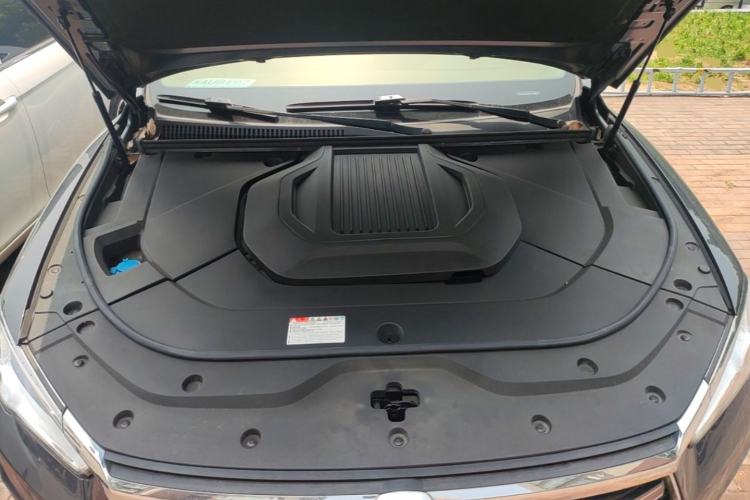 Used BYD Song Pro New Energy 2019 DM 1.5T Four-Wheel Drive Performance Edition Deluxe Model Engine Bay