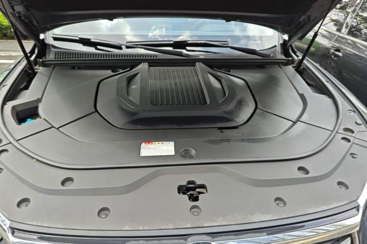 Used BYD Song Pro New Energy 2019 DM 1.5T Four-Wheel Drive Performance Edition Deluxe Model Engine Bay