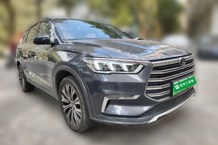 Used BYD Song Pro New Energy 2019 DM 1.5T Four-Wheel Drive Performance Edition Deluxe Model Front Right 45 Deg