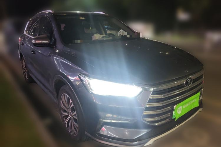 Used BYD Song Pro New Energy 2019 DM 1.5T Four-Wheel Drive Performance Edition Deluxe Model Front Right 45 Deg