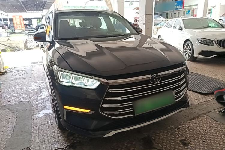 Used BYD Song Pro New Energy 2019 DM 1.5T Four-Wheel Drive Performance Edition Flagship Model Front Right 45 Deg