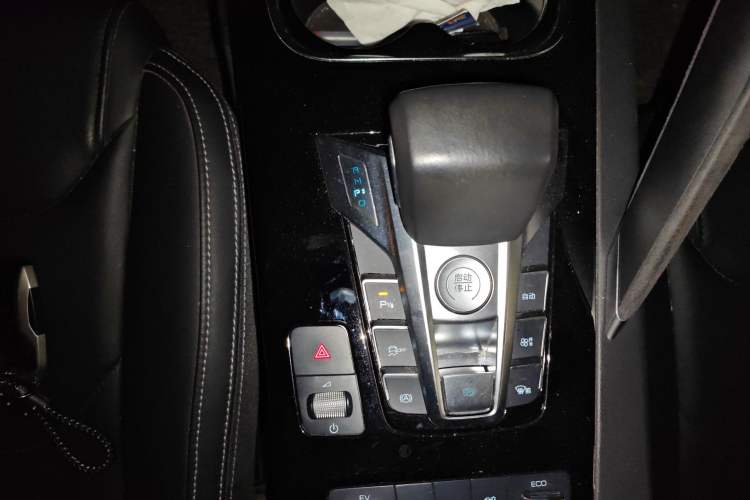 Used BYD Song Pro New Energy 2019 DM 1.5T Four-Wheel Drive Performance Edition Deluxe Model Gear Lever