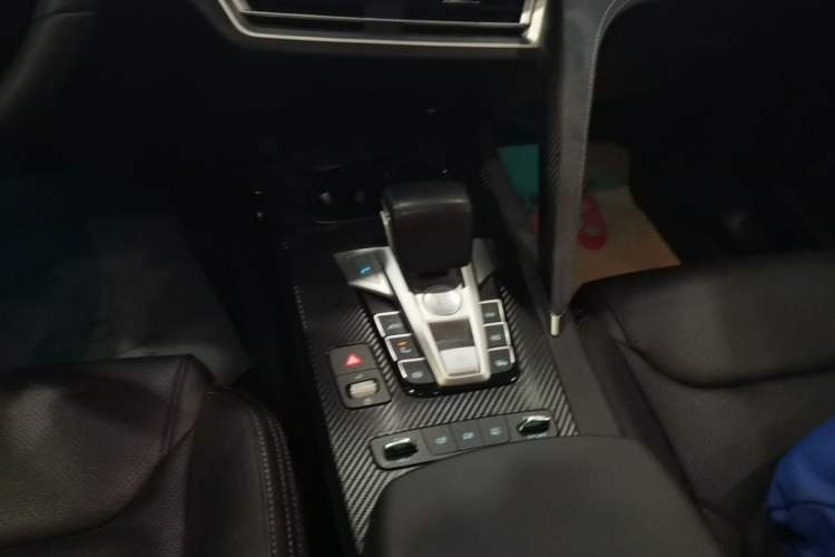 Used BYD Song Pro New Energy 2019 DM 1.5T Four-Wheel Drive Performance Edition Flagship Model Gear Lever