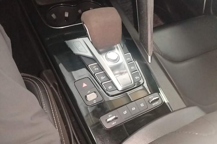 Used BYD Song Pro New Energy 2019 DM 1.5T Four-Wheel Drive Performance Edition Comfort Model Gear Lever