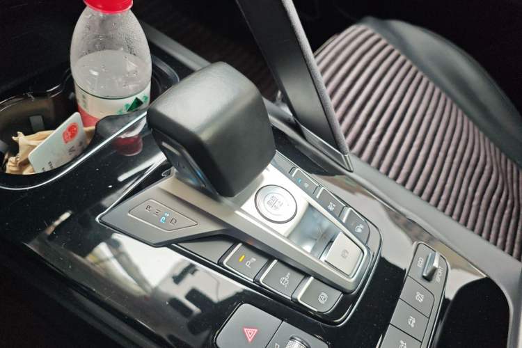 Used BYD Song Pro New Energy 2019 DM 1.5T Four-Wheel Drive Performance Edition Deluxe Model Gear Lever