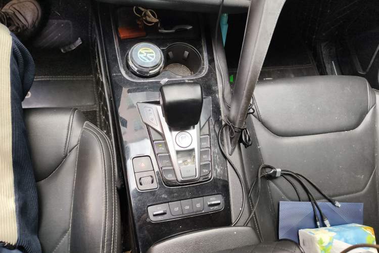Used BYD Song Pro New Energy 2019 DM 1.5T Four-Wheel Drive Performance Edition Deluxe Model Gear Lever