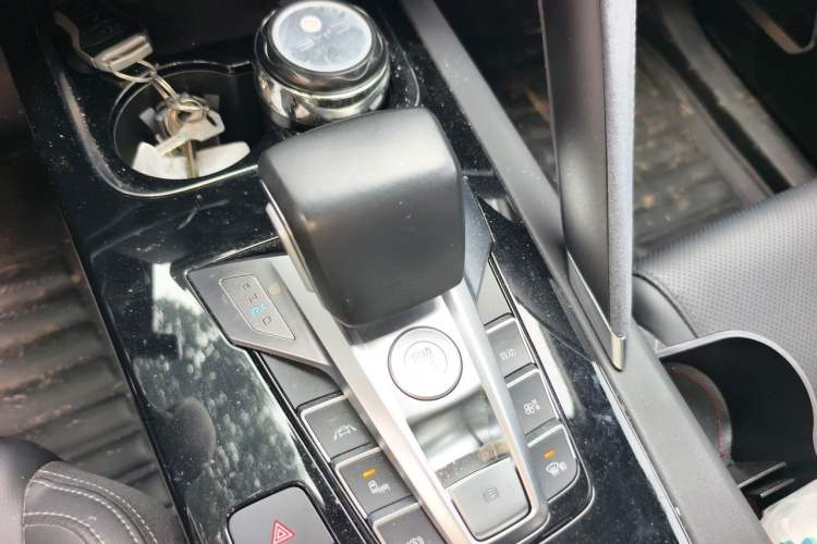 Used BYD Song Pro New Energy 2019 DM 1.5T Four-Wheel Drive Performance Edition Flagship Model Gear Lever
