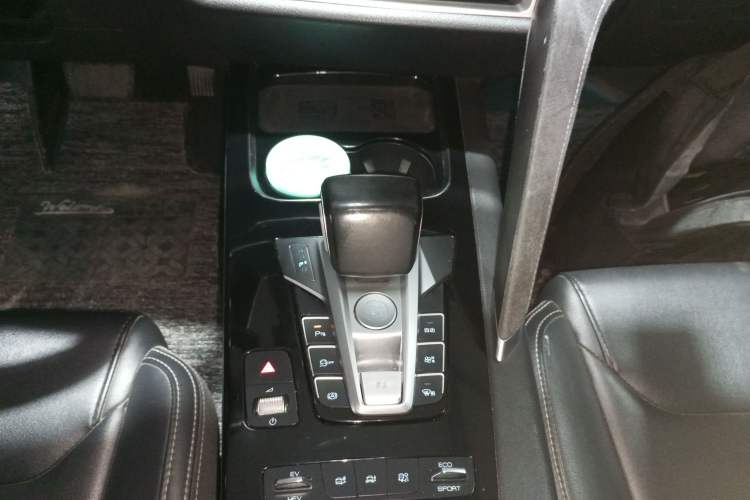 Used BYD Song Pro New Energy 2019 DM 1.5T Four-Wheel Drive Performance Edition Comfort Model Gear Lever