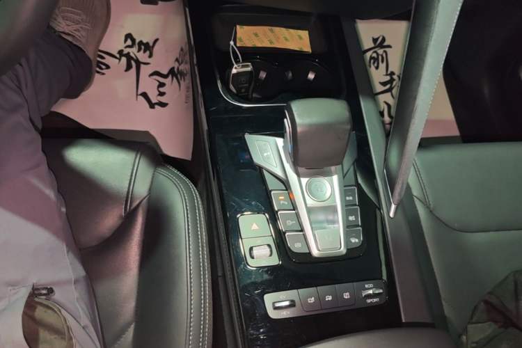 Used BYD Song Pro New Energy 2019 DM 1.5T Four-Wheel Drive Performance Edition Deluxe Model Gear Lever