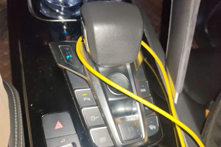 Used BYD Song Pro New Energy 2019 DM 1.5T Four-Wheel Drive Performance Edition Deluxe Model Gear Lever