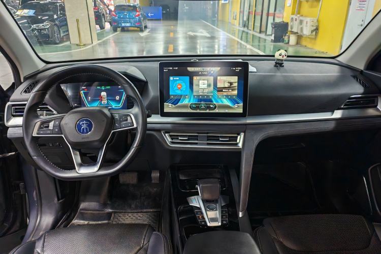 Used BYD Song Pro New Energy 2019 EV High-Power Long-Range Flagship Model Interior 4