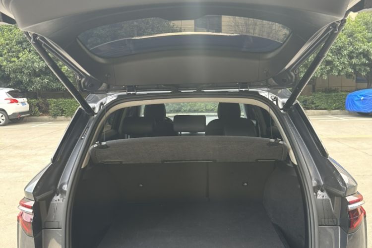 Used BYD Song Pro New Energy 2019 EV High-Power Long-Range Flagship Model Interior 4