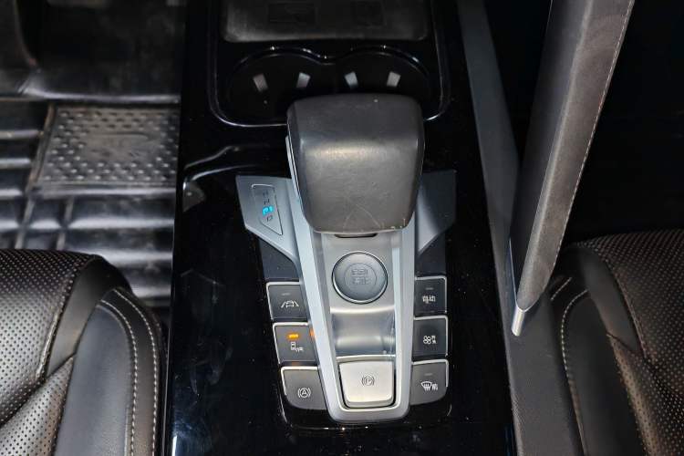 Used BYD Song Pro New Energy 2019 EV High-Power Long-Range Flagship Model Interior 7