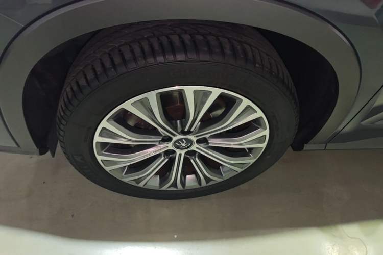 Used BYD Song Pro New Energy 2019 DM 1.5T Four-Wheel Drive Performance Edition Deluxe Model Left Front Wheel Hub
