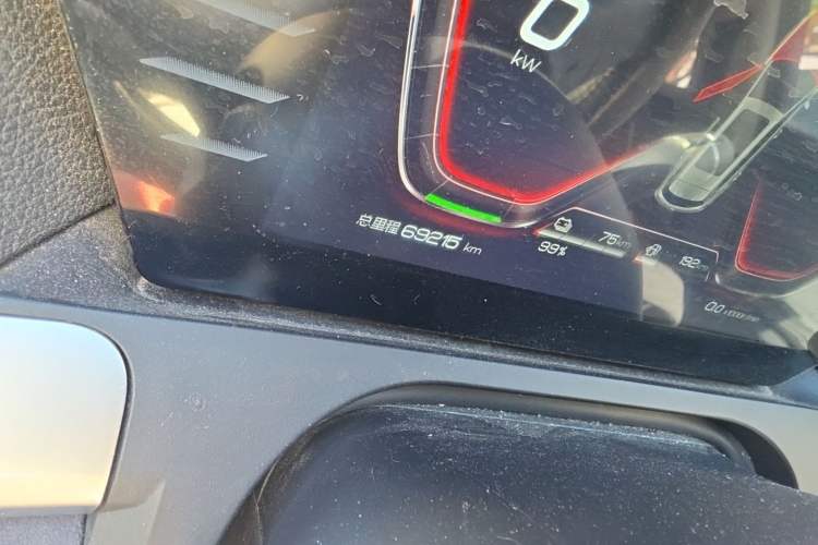 Used BYD Song Pro New Energy 2019 DM 1.5T Four-Wheel Drive Performance Edition Deluxe Model Odometer Close Up