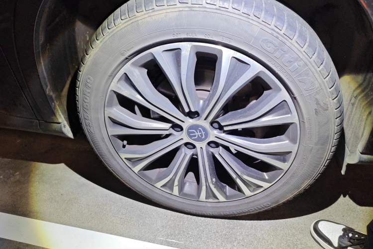 Used BYD Song Pro New Energy 2019 DM 1.5T Four-Wheel Drive Performance Edition Deluxe Model Right Front Wheel Hub