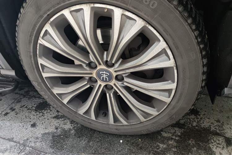 Used BYD Song Pro New Energy 2019 DM 1.5T Four-Wheel Drive Performance Edition Deluxe Model Right Front Wheel Hub