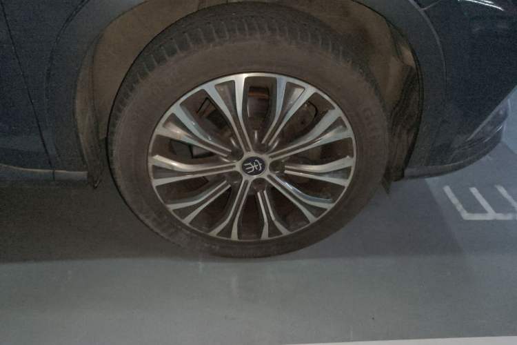 Used BYD Song Pro New Energy 2019 DM 1.5T Four-Wheel Drive Performance Edition Deluxe Model Right Front Wheel Hub