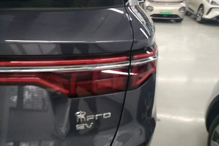 Used BYD Song Pro New Energy 2019 EV High-Power Luxury Model Right Rear Taillight