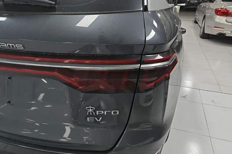Used BYD Song Pro New Energy 2019 EV High-Power Deluxe Model Right Rear Taillight