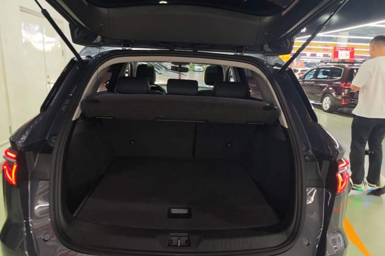Used BYD Song Pro New Energy 2019 DM 1.5T Four-Wheel Drive Performance Edition Deluxe Model Trunk