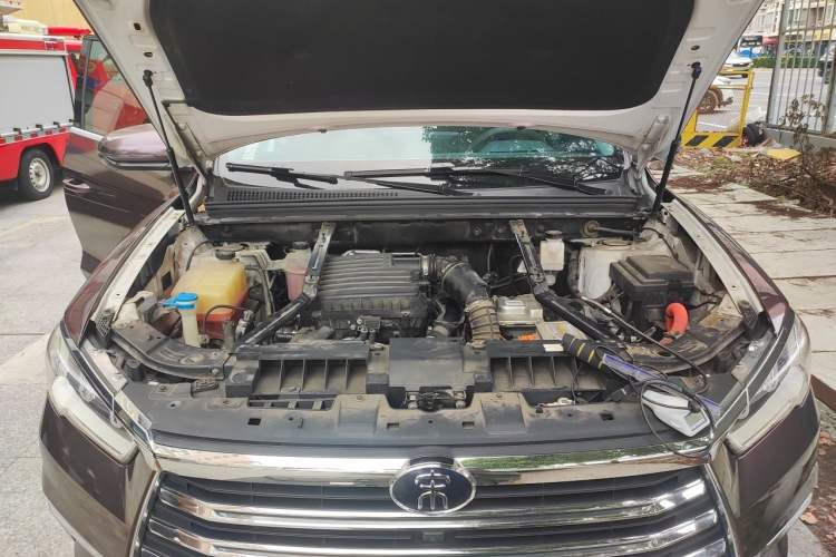 Used BYD Song Pro New Energy 2019 DM 1.5T Four-Wheel Drive Performance Edition Flagship Model Engine Bay