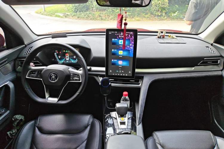Used BYD Song Pro New Energy 2019 EV High-Power Long-Range Flagship Model Center Console