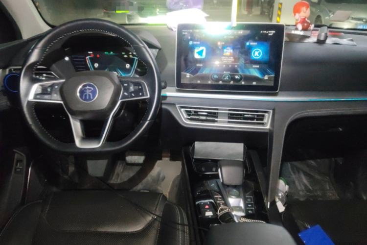 Used BYD Song Pro New Energy 2019 DM 1.5T Four-Wheel Drive Performance Edition Flagship Model Center Console