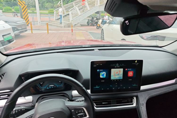 Used BYD Song Pro New Energy 2019 DM 1.5T Four-Wheel Drive Performance Edition Flagship Model Center Console