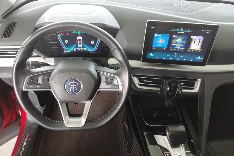Used BYD Song Pro New Energy 2019 DM 1.5T Four-Wheel Drive Performance Edition Deluxe Model Center Console