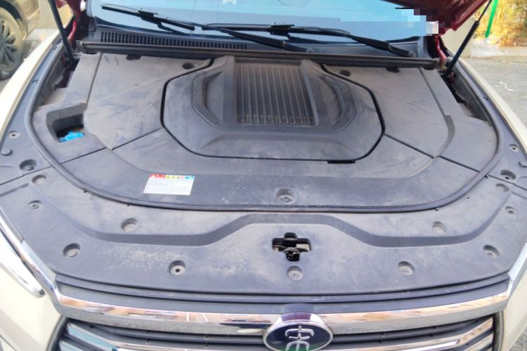 Used BYD Song Pro New Energy 2019 DM 1.5T Four-Wheel Drive Performance Edition Deluxe Model Engine Bay
