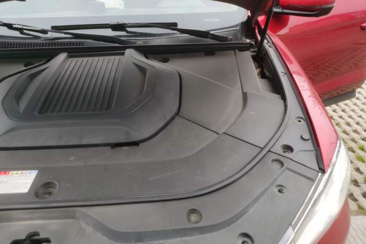 Used BYD Song Pro New Energy 2019 EV High-Power Deluxe Model Engine Bay Left