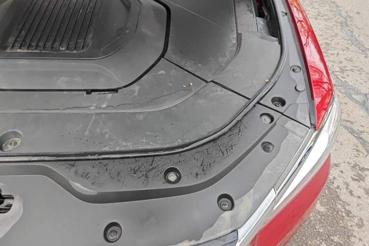 Used BYD Song Pro New Energy 2019 DM 1.5T Four-Wheel Drive Performance Edition Flagship Model Engine Bay Left
