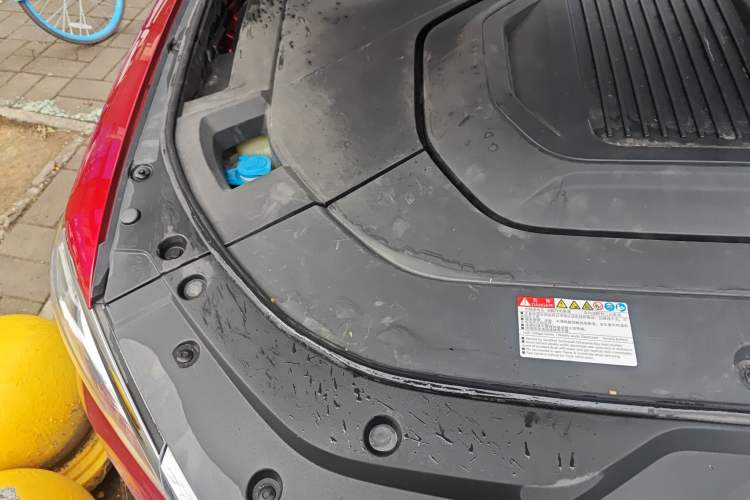 Used BYD Song Pro New Energy 2019 DM 1.5T Four-Wheel Drive Performance Edition Flagship Model Engine Bay Right
