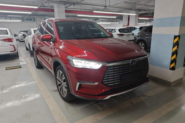 Used BYD Song Pro New Energy 2019 EV High-Power Long-Range Flagship Model Front Right 45 Deg