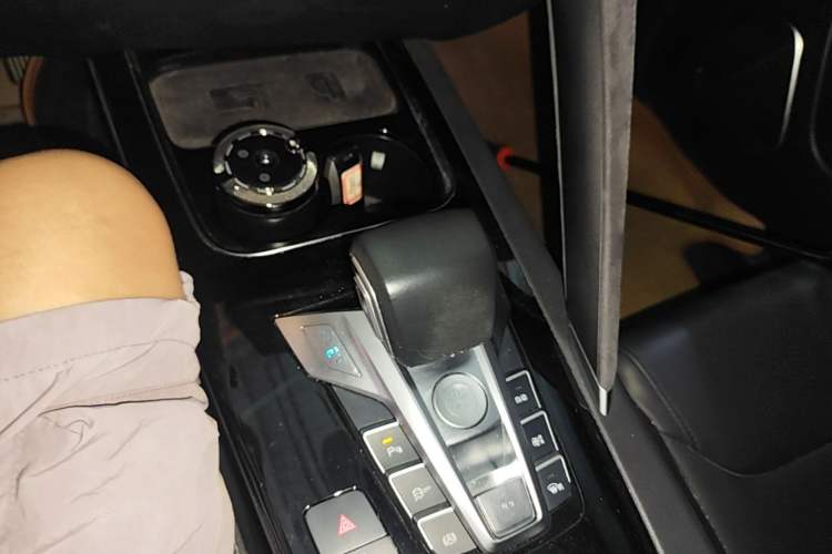 Used BYD Song Pro New Energy 2019 DM 1.5T Four-Wheel Drive Performance Edition Deluxe Model Gear Lever