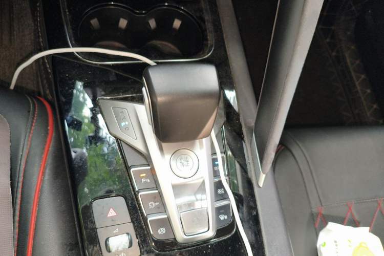 Used BYD Song Pro New Energy 2019 DM 1.5T Four-Wheel Drive Performance Edition Deluxe Model Gear Lever