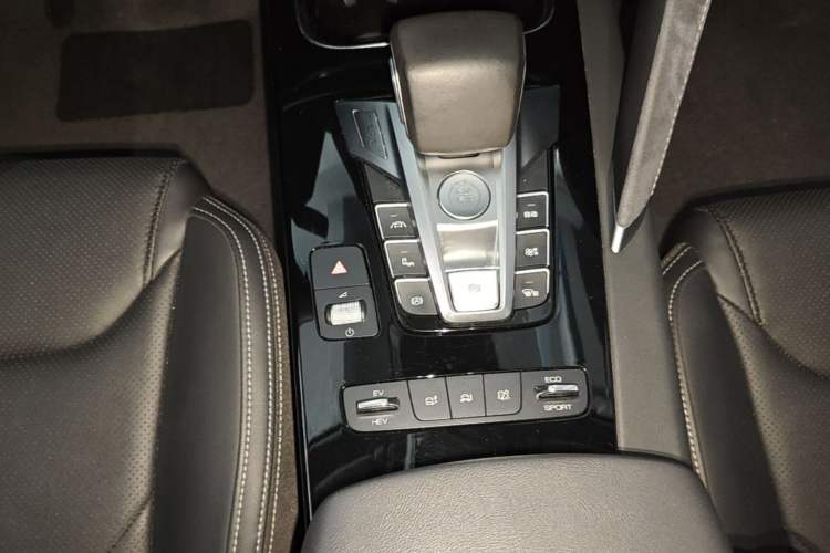Used BYD Song Pro New Energy 2019 DM 1.5T Four-Wheel Drive Performance Edition Flagship Model Gear Lever