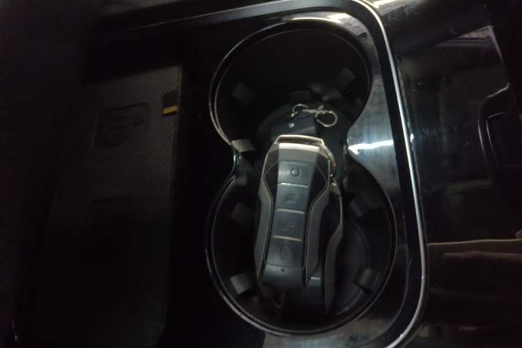 Used BYD Song Pro New Energy 2019 DM 1.5T Four-Wheel Drive Performance Edition Flagship Model Interior 1