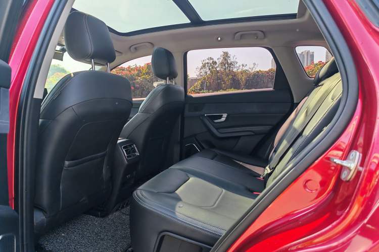 Used BYD Song Pro New Energy 2019 DM 1.5T Four-Wheel Drive Performance Edition Deluxe Model Interior 4